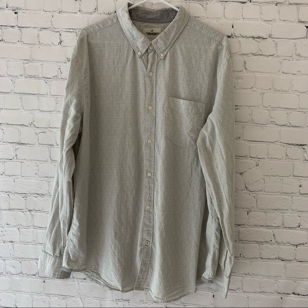 American Eagle men’s casual button down shirt